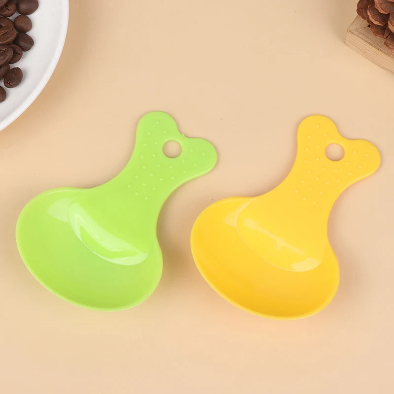 1Pc Pet Food Scoop Plastic Feeder Dog Food Spoon Puppy Food Scooper Measuring Cup Cat Food Scoop Pet Feeding Supplies